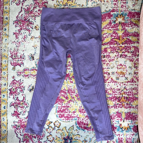 Fabletics Sync Seamless High-Waisted 7/8 Legging in Washed Violetta Purple - Picture 5 of 5